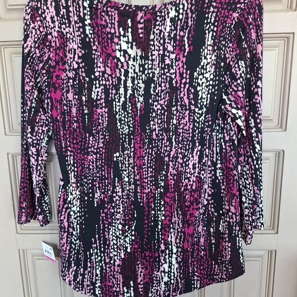 JM Collection SzS 3/4Sleeve Round Neck Curved Hem Pnk/Blk Abstract NWT - Picture 3 of 5